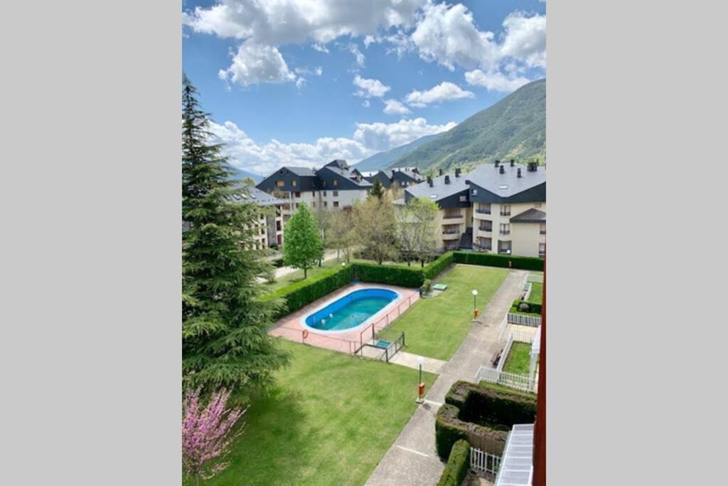 Atico En Biescas Con Piscina, Chimenea Y Garaje Apartment Екстериор снимка